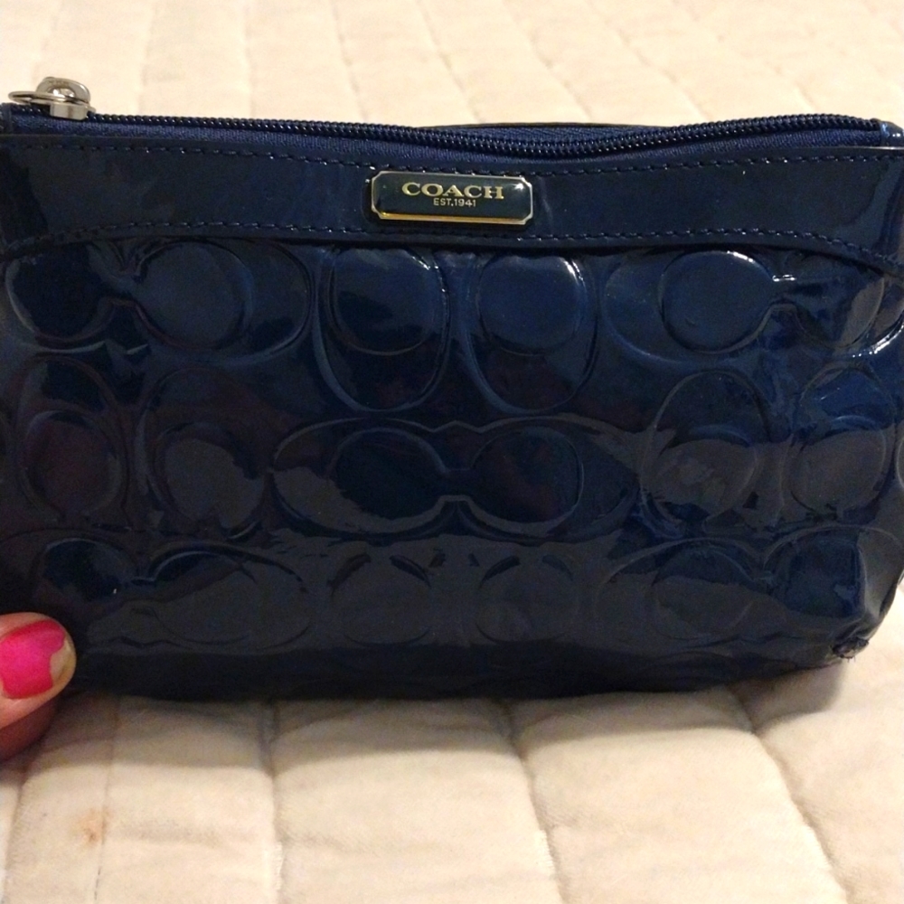 Coach  Navy Blue wristlet 💙